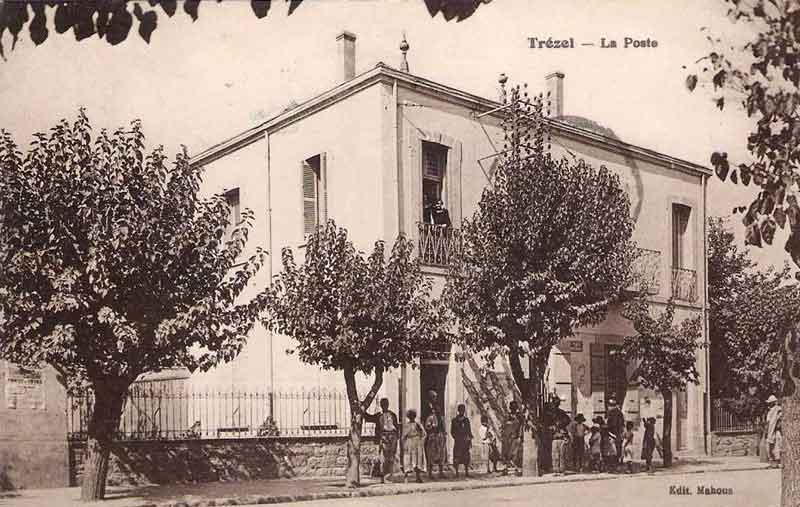 Fichier:Poste trezel.jpg