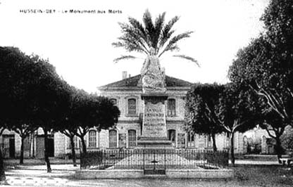 Fichier:Hussein-Dey Le Monument aux Morts.jpg