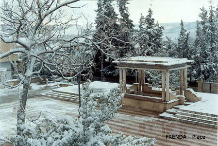 Fichier:Frenda Place.jpg