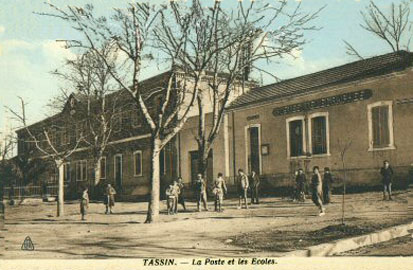 Fichier:Tassin poste et ecoles.jpg