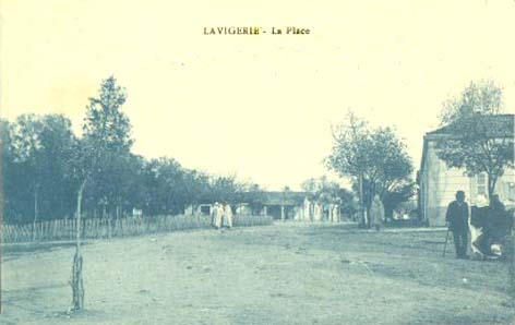 Lavigerie la place.jpg