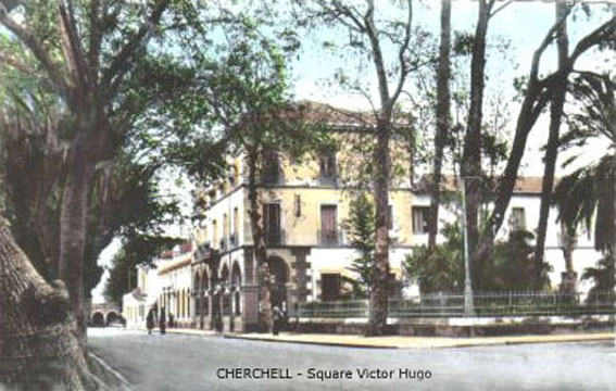 Fichier:Cherchell Square V Hugo.jpg