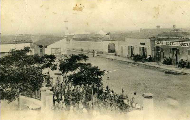 Fichier:Mecheria hotel.jpg