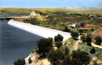 Fichier:Bou-Hanifia Le barrage.jpg