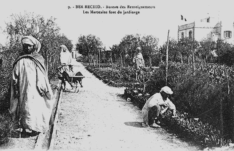 Fichier:Berrechid bureau renseignements.jpg