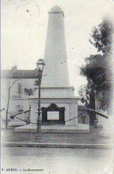 Fichier:Akbou monu 1857.jpg