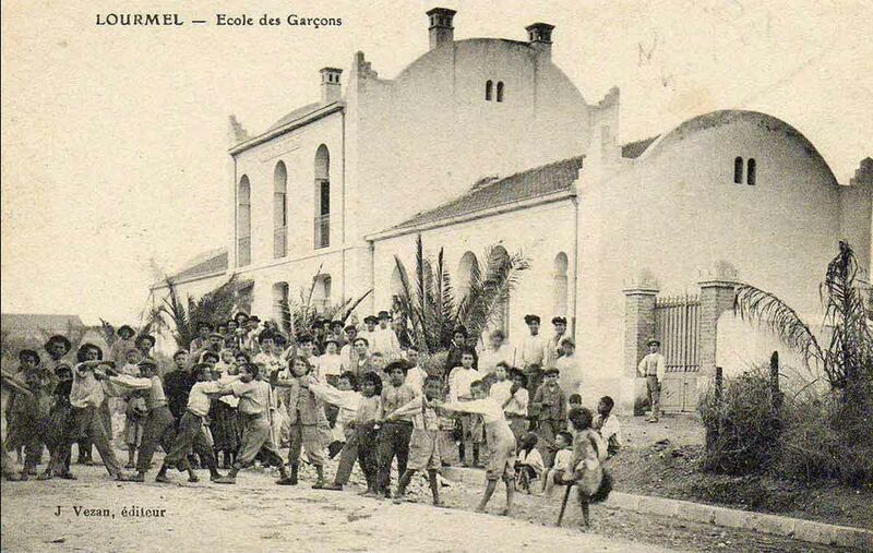 Fichier:Ecole lourmel gars.jpg