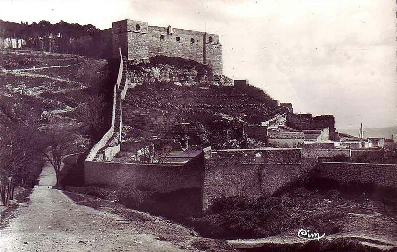 Fichier:Kef kasbah bw50.jpg