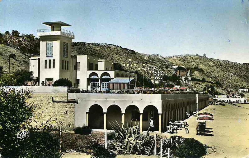 Fichier:Gammarth tour blanche.jpg