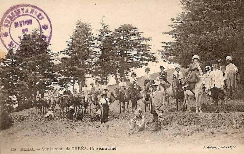 Fichier:Chrea touristes.jpg