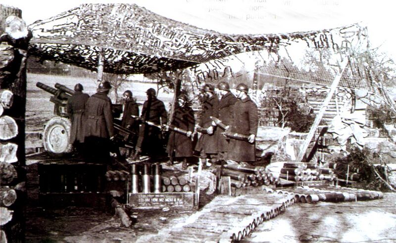 Fichier:1944 obusier 105 HM2.jpg