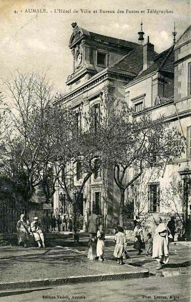 Fichier:Mairie aumale.jpg