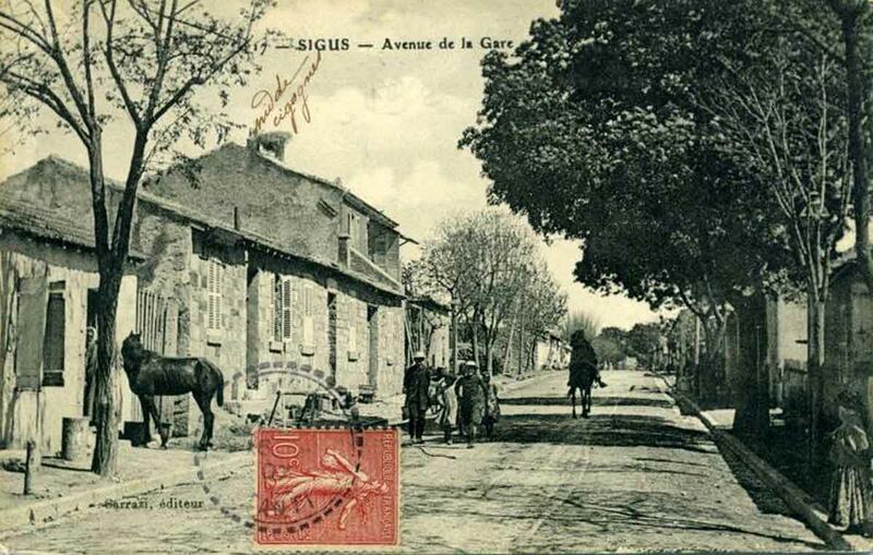 Fichier:Sigus avGare.jpg