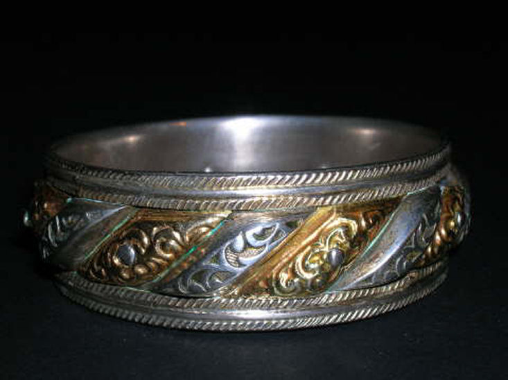 bracelet1.jpg